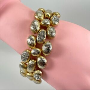 Stunning Vintage Unsigned Gold Tone Rhinestone Magnetic Closure Bracelet